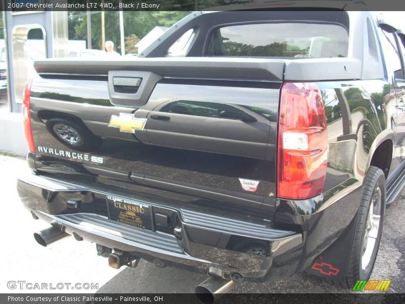 Black / Ebony 2007 Chevrolet Avalanche LTZ 4WD