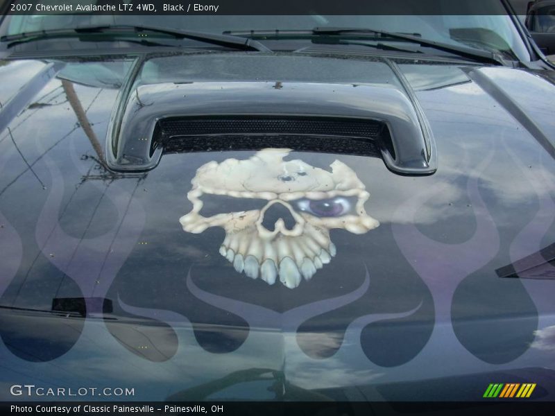 Black / Ebony 2007 Chevrolet Avalanche LTZ 4WD