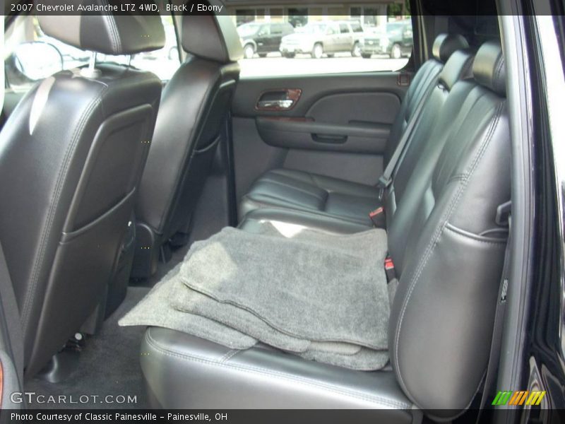 Black / Ebony 2007 Chevrolet Avalanche LTZ 4WD