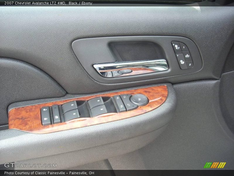 Black / Ebony 2007 Chevrolet Avalanche LTZ 4WD