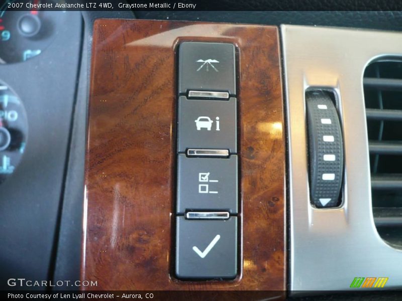 Graystone Metallic / Ebony 2007 Chevrolet Avalanche LTZ 4WD