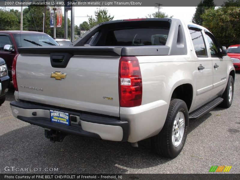 Silver Birch Metallic / Light Titanium/Ebony 2007 Chevrolet Avalanche LS 4WD