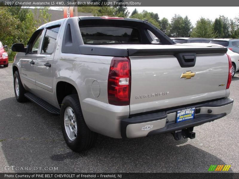 Silver Birch Metallic / Light Titanium/Ebony 2007 Chevrolet Avalanche LS 4WD