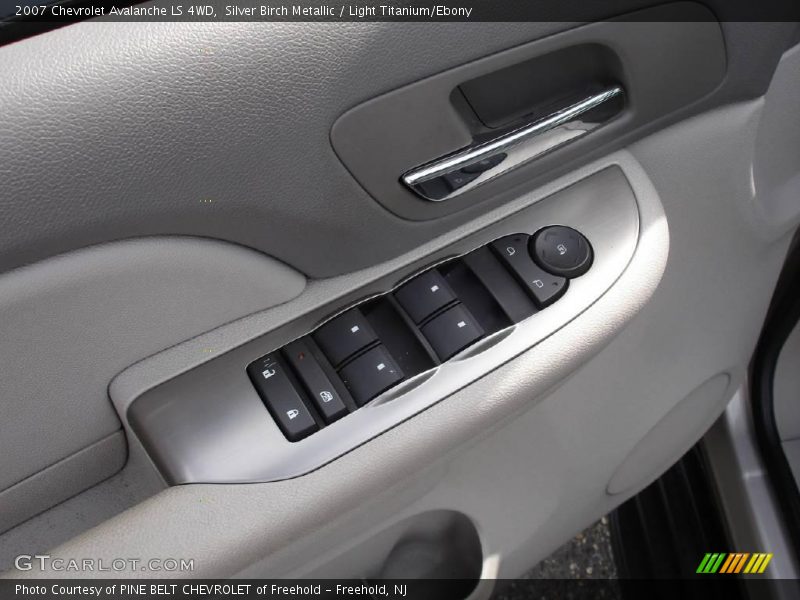 Silver Birch Metallic / Light Titanium/Ebony 2007 Chevrolet Avalanche LS 4WD