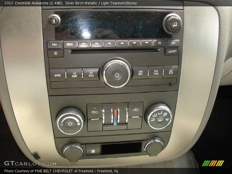 Silver Birch Metallic / Light Titanium/Ebony 2007 Chevrolet Avalanche LS 4WD