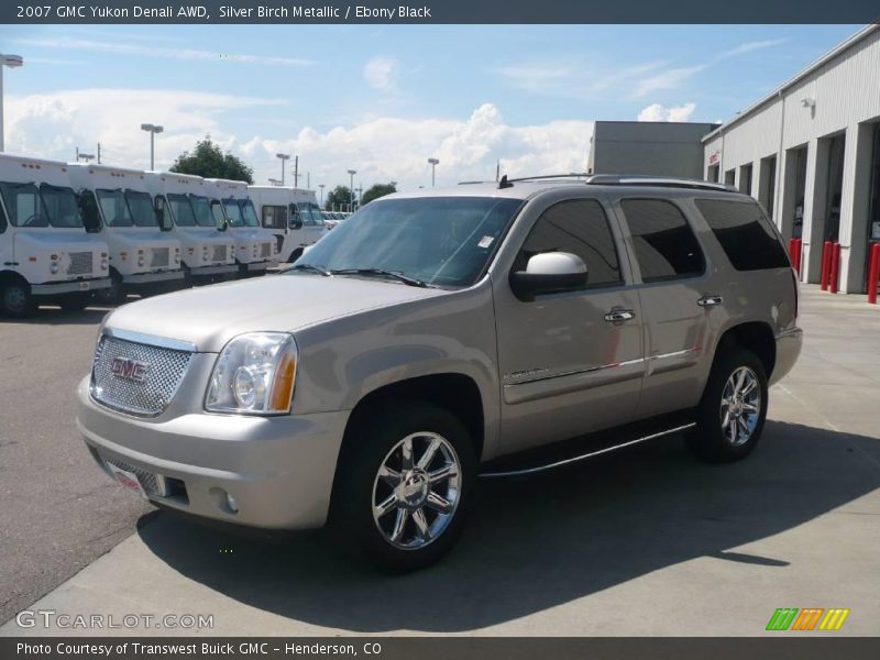 Silver Birch Metallic / Ebony Black 2007 GMC Yukon Denali AWD