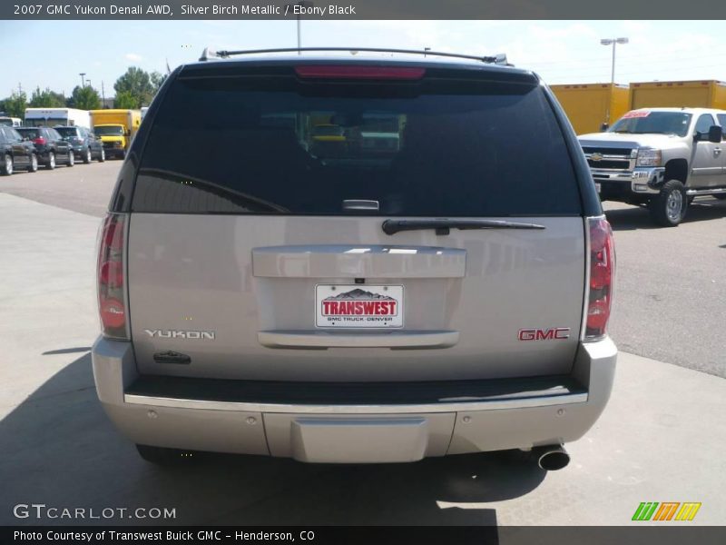 Silver Birch Metallic / Ebony Black 2007 GMC Yukon Denali AWD