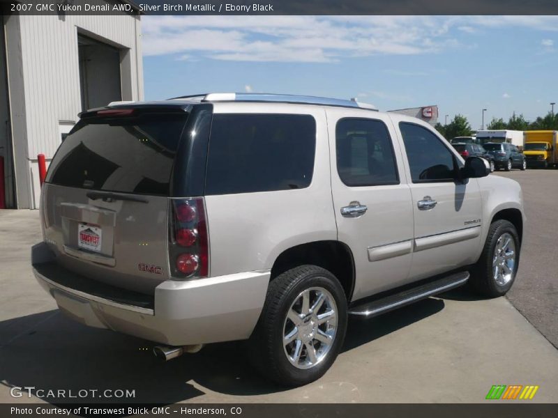 Silver Birch Metallic / Ebony Black 2007 GMC Yukon Denali AWD