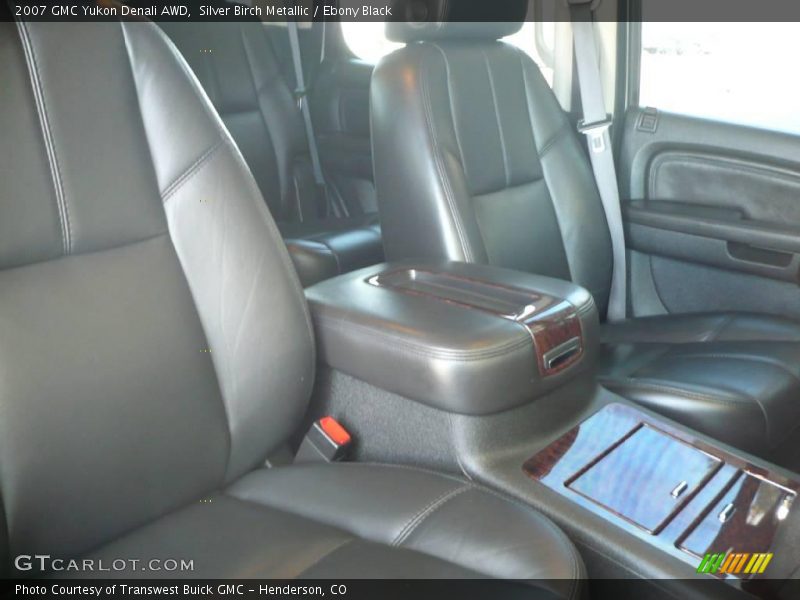 Silver Birch Metallic / Ebony Black 2007 GMC Yukon Denali AWD