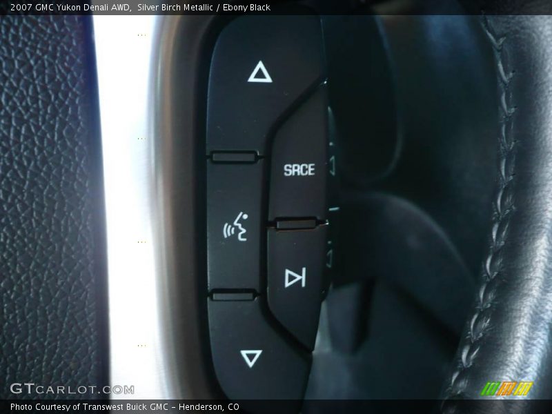 Silver Birch Metallic / Ebony Black 2007 GMC Yukon Denali AWD