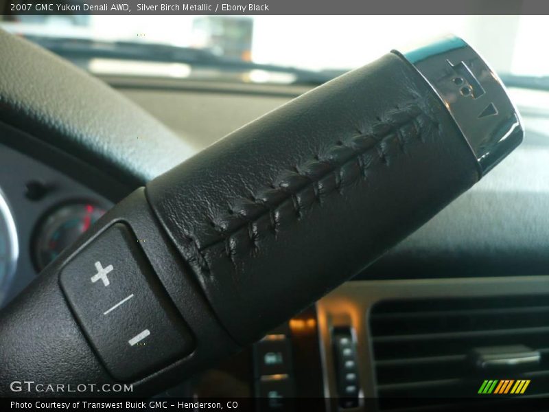 Silver Birch Metallic / Ebony Black 2007 GMC Yukon Denali AWD