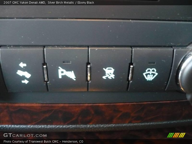Silver Birch Metallic / Ebony Black 2007 GMC Yukon Denali AWD