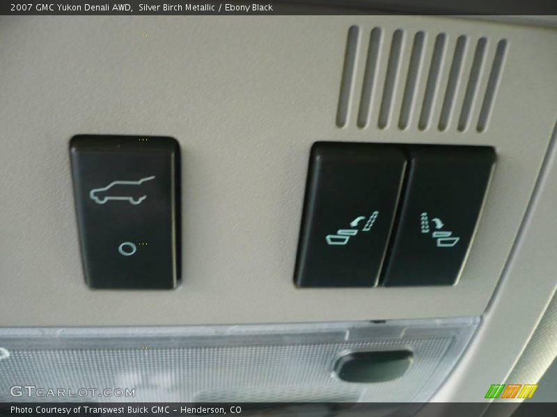 Silver Birch Metallic / Ebony Black 2007 GMC Yukon Denali AWD