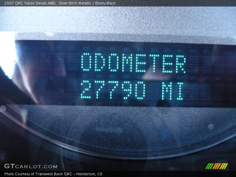 Silver Birch Metallic / Ebony Black 2007 GMC Yukon Denali AWD