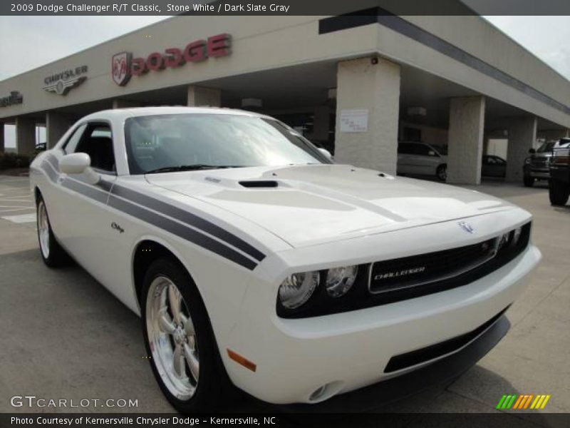 Stone White / Dark Slate Gray 2009 Dodge Challenger R/T Classic
