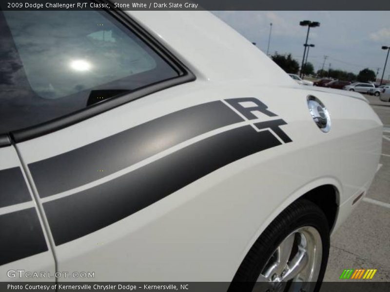 Stone White / Dark Slate Gray 2009 Dodge Challenger R/T Classic