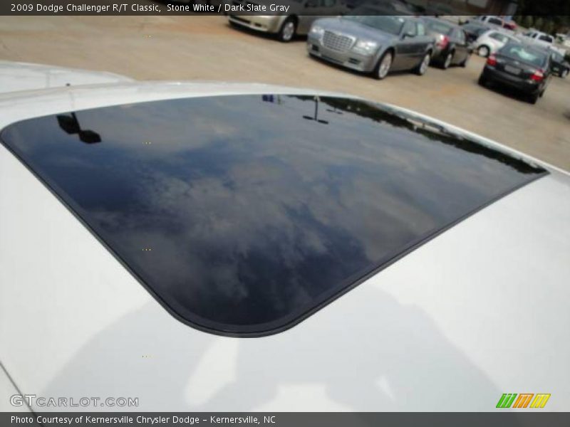 Stone White / Dark Slate Gray 2009 Dodge Challenger R/T Classic