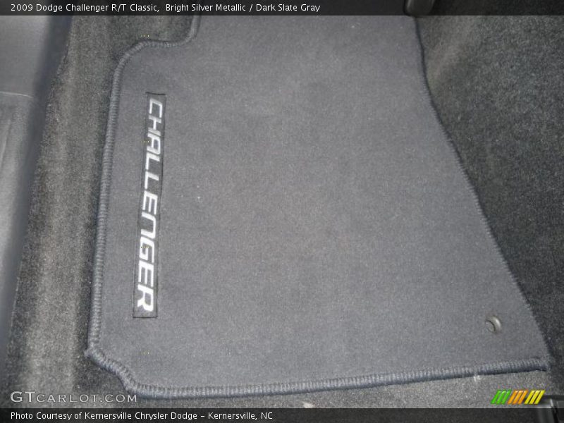 Bright Silver Metallic / Dark Slate Gray 2009 Dodge Challenger R/T Classic