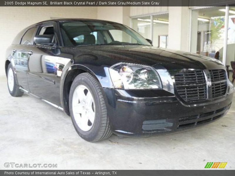 Brilliant Black Crystal Pearl / Dark Slate Gray/Medium Slate Gray 2005 Dodge Magnum SE