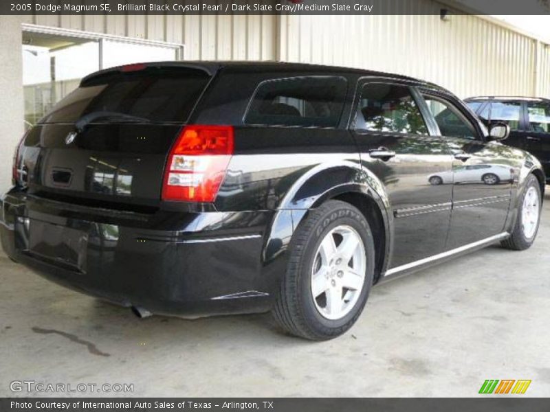 Brilliant Black Crystal Pearl / Dark Slate Gray/Medium Slate Gray 2005 Dodge Magnum SE