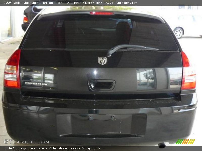 Brilliant Black Crystal Pearl / Dark Slate Gray/Medium Slate Gray 2005 Dodge Magnum SE