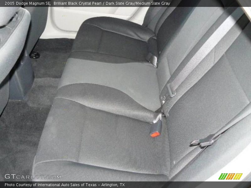 Brilliant Black Crystal Pearl / Dark Slate Gray/Medium Slate Gray 2005 Dodge Magnum SE