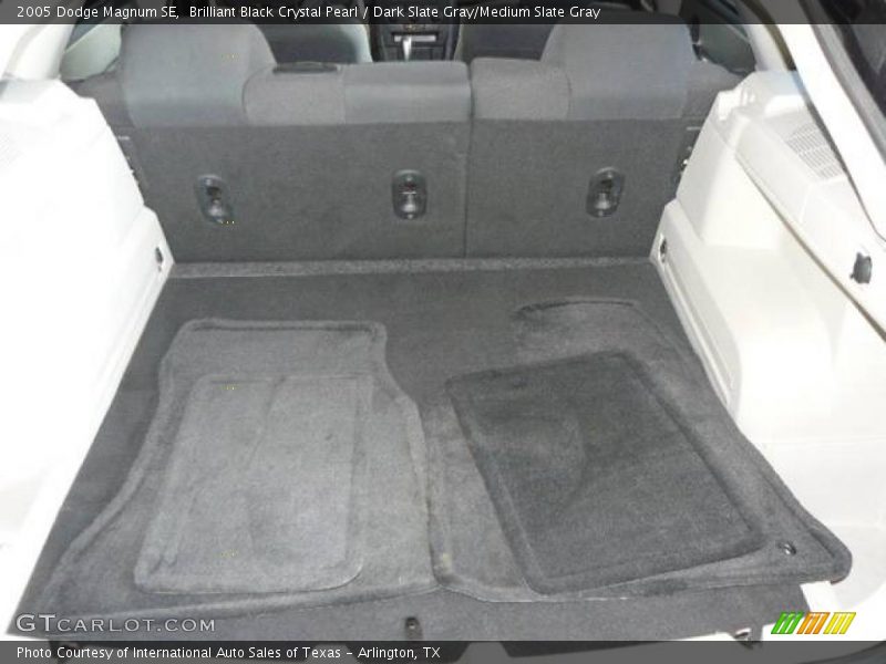 Brilliant Black Crystal Pearl / Dark Slate Gray/Medium Slate Gray 2005 Dodge Magnum SE
