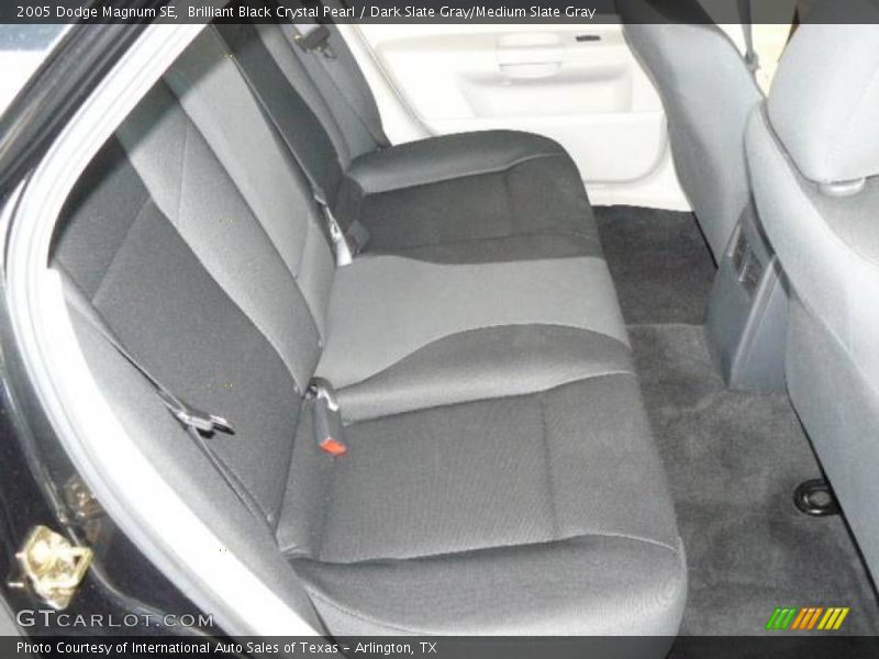 Brilliant Black Crystal Pearl / Dark Slate Gray/Medium Slate Gray 2005 Dodge Magnum SE