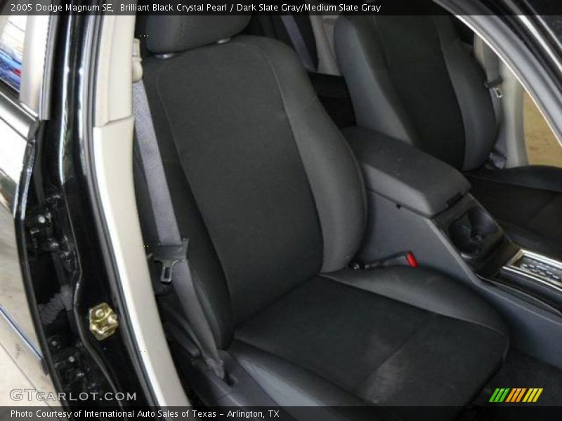 Brilliant Black Crystal Pearl / Dark Slate Gray/Medium Slate Gray 2005 Dodge Magnum SE