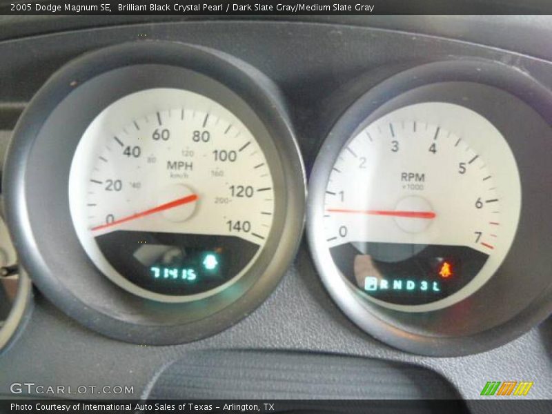 Brilliant Black Crystal Pearl / Dark Slate Gray/Medium Slate Gray 2005 Dodge Magnum SE