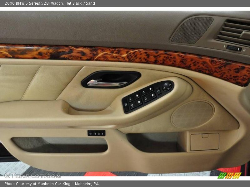 Jet Black / Sand 2000 BMW 5 Series 528i Wagon