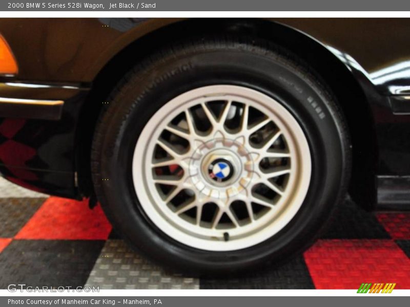 Jet Black / Sand 2000 BMW 5 Series 528i Wagon