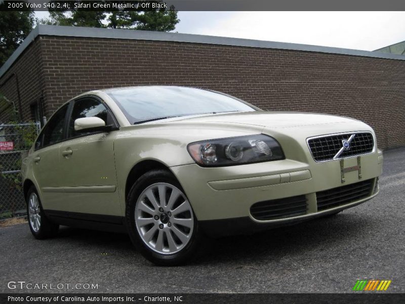 Safari Green Metallic / Off Black 2005 Volvo S40 2.4i