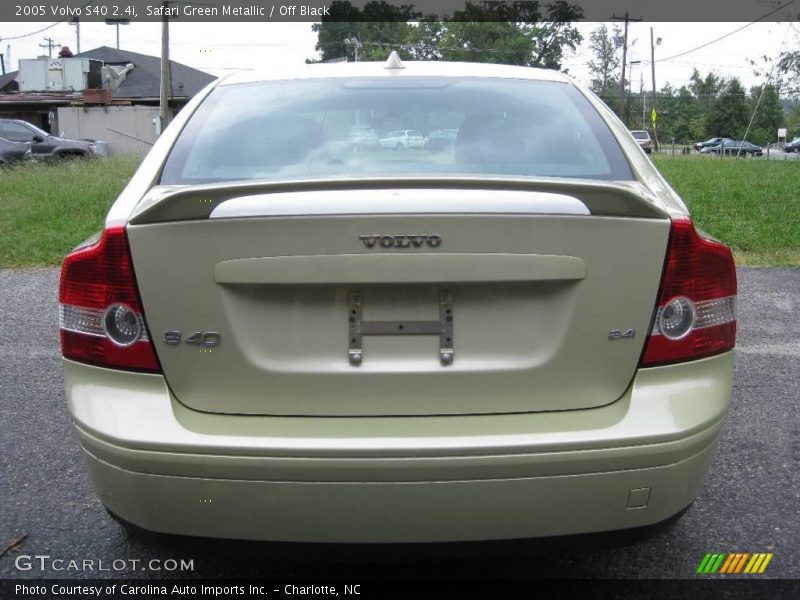 Safari Green Metallic / Off Black 2005 Volvo S40 2.4i