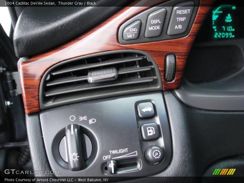 Thunder Gray / Black 2004 Cadillac DeVille Sedan