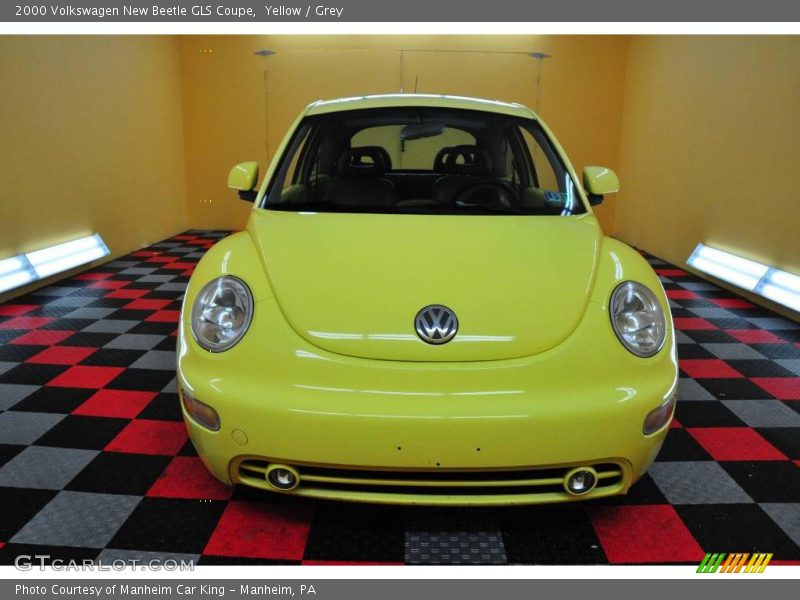 Yellow / Grey 2000 Volkswagen New Beetle GLS Coupe