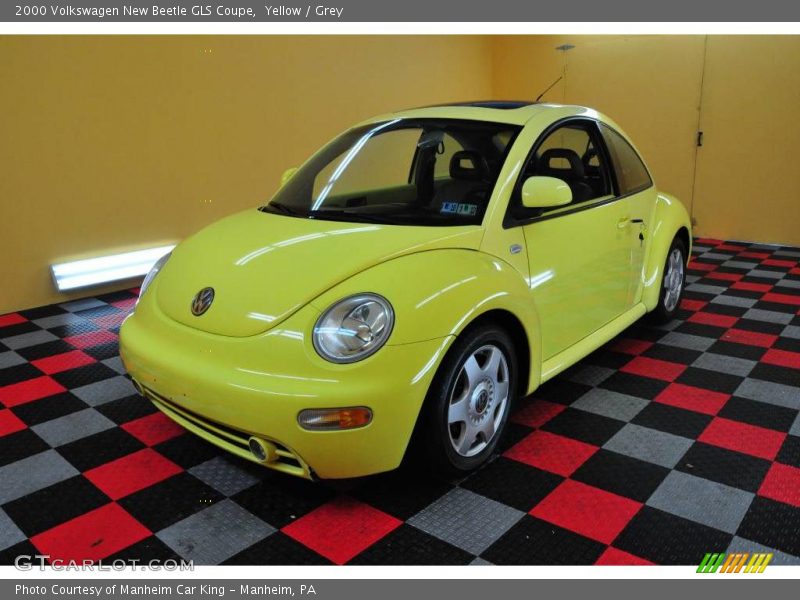 Yellow / Grey 2000 Volkswagen New Beetle GLS Coupe