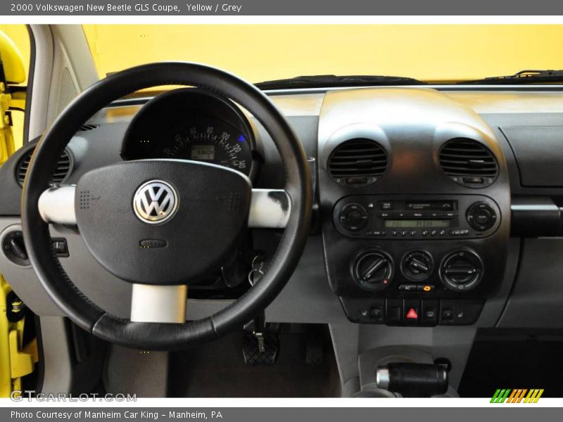 Yellow / Grey 2000 Volkswagen New Beetle GLS Coupe