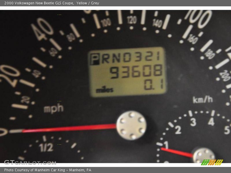 Yellow / Grey 2000 Volkswagen New Beetle GLS Coupe