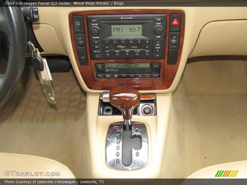 Wheat Beige Metallic / Beige 2004 Volkswagen Passat GLX Sedan