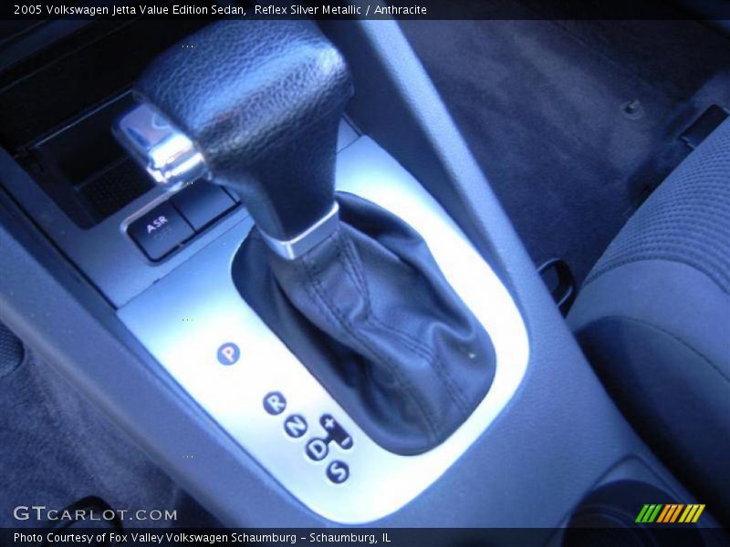 Reflex Silver Metallic / Anthracite 2005 Volkswagen Jetta Value Edition Sedan