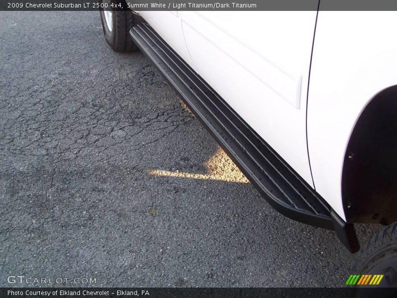 Summit White / Light Titanium/Dark Titanium 2009 Chevrolet Suburban LT 2500 4x4
