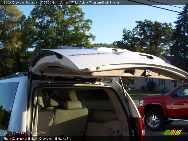 Summit White / Light Titanium/Dark Titanium 2009 Chevrolet Suburban LT 2500 4x4