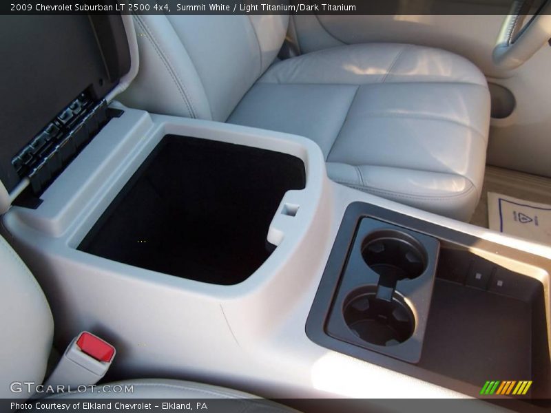 Summit White / Light Titanium/Dark Titanium 2009 Chevrolet Suburban LT 2500 4x4