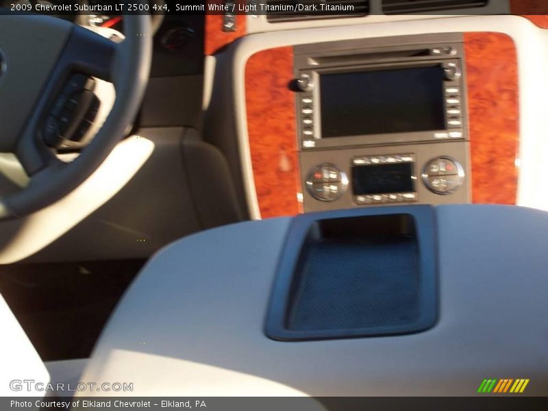Summit White / Light Titanium/Dark Titanium 2009 Chevrolet Suburban LT 2500 4x4