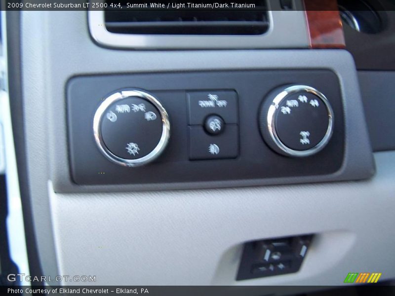 Summit White / Light Titanium/Dark Titanium 2009 Chevrolet Suburban LT 2500 4x4