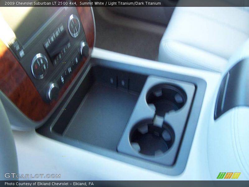 Summit White / Light Titanium/Dark Titanium 2009 Chevrolet Suburban LT 2500 4x4