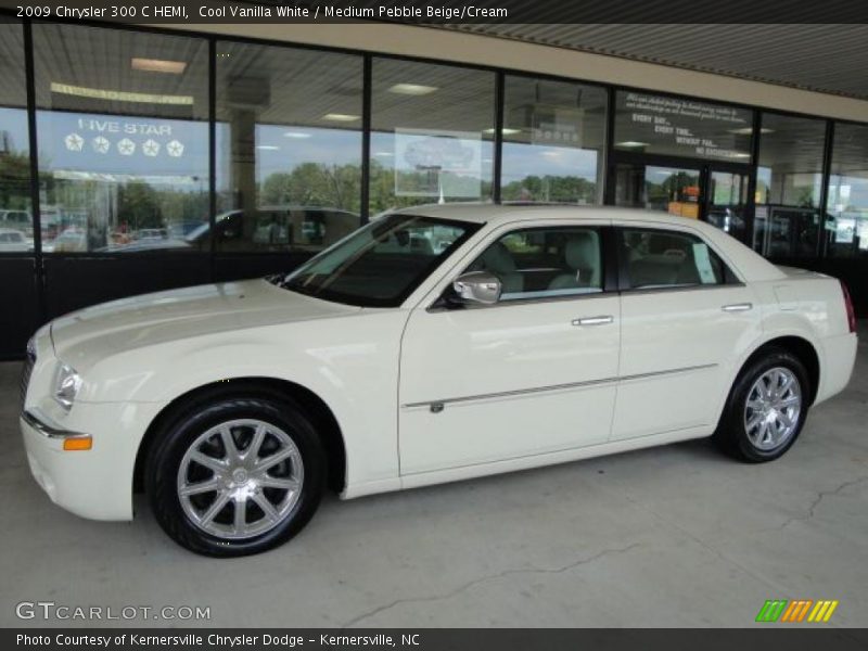 Cool Vanilla White / Medium Pebble Beige/Cream 2009 Chrysler 300 C HEMI