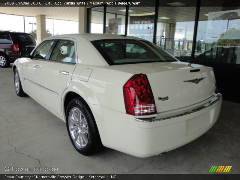 Cool Vanilla White / Medium Pebble Beige/Cream 2009 Chrysler 300 C HEMI