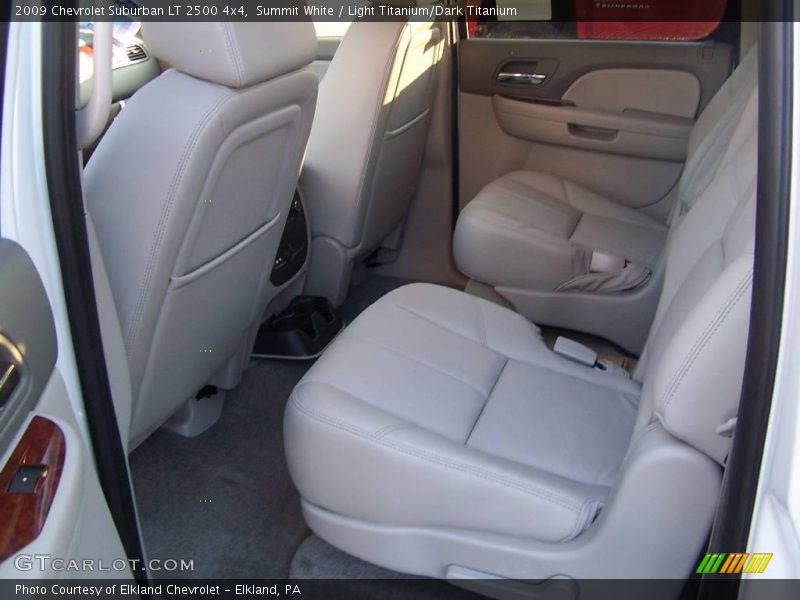 Summit White / Light Titanium/Dark Titanium 2009 Chevrolet Suburban LT 2500 4x4